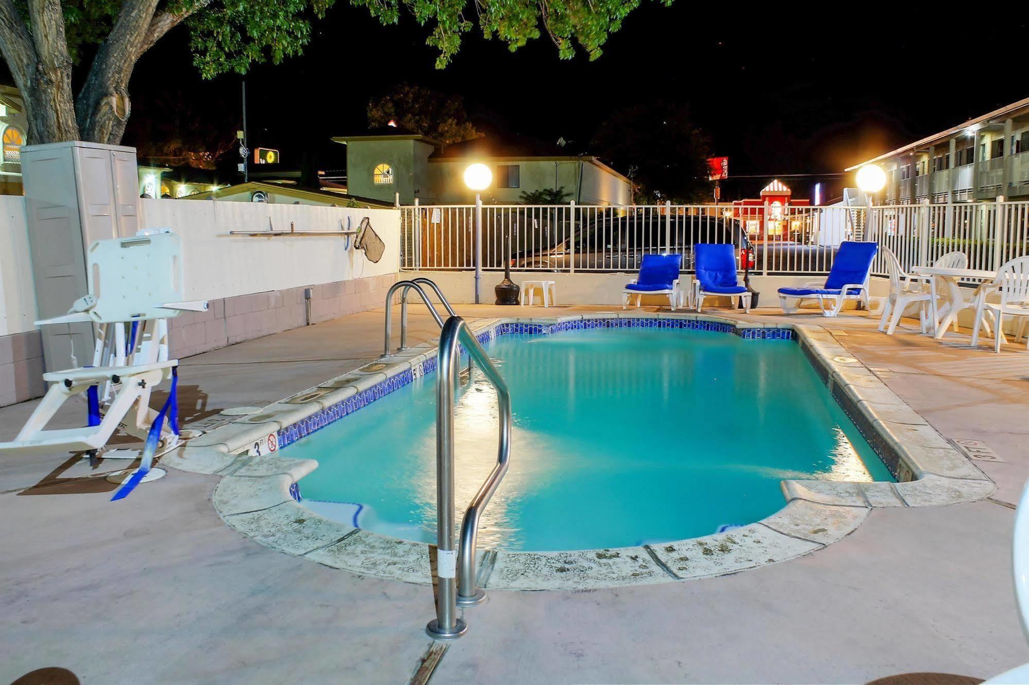 Motel 6-Bishop, Ca Екстериор снимка