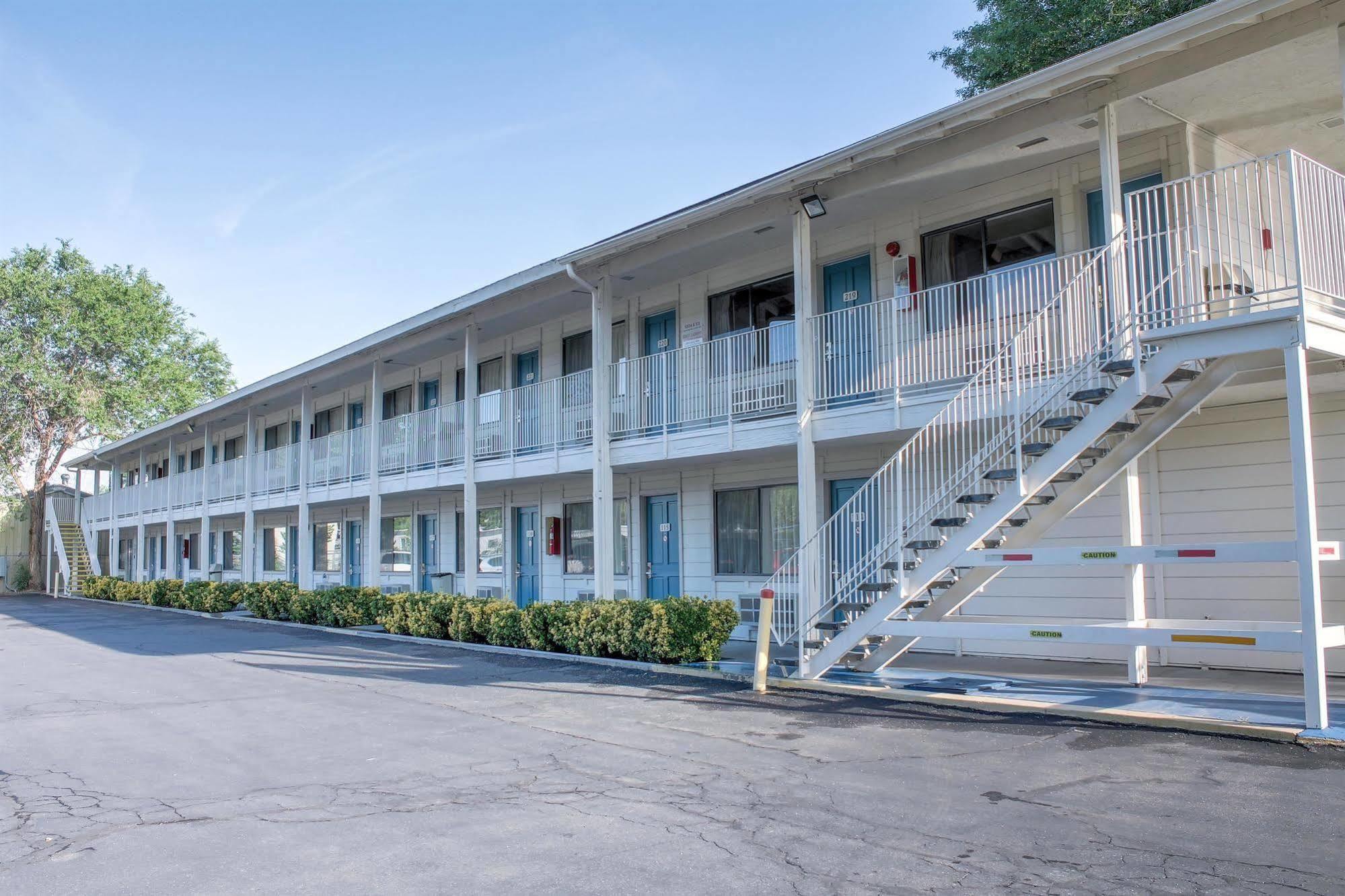 Motel 6-Bishop, Ca Екстериор снимка
