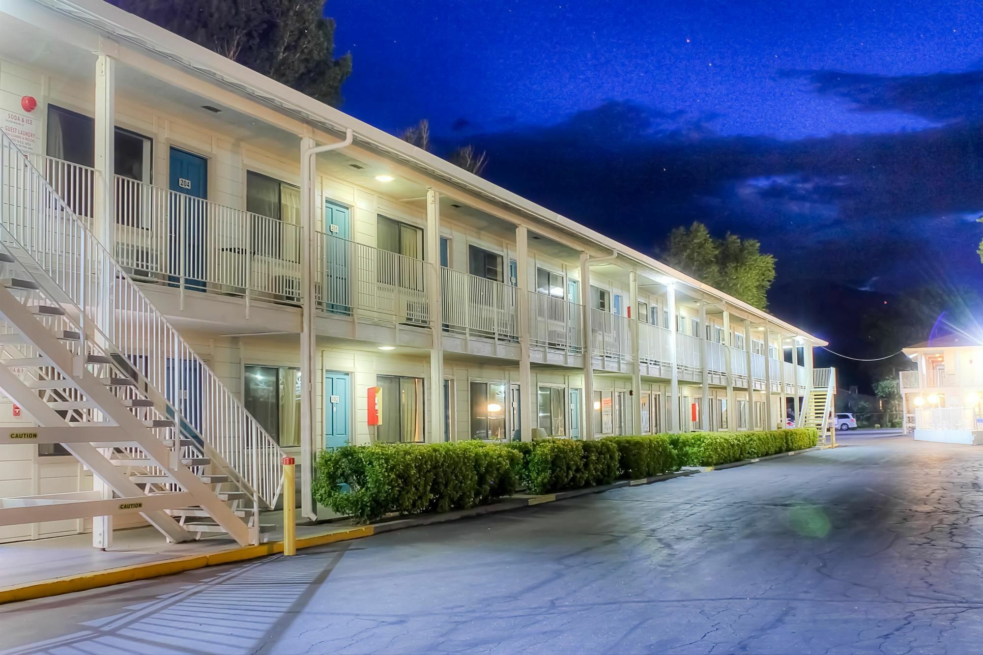 Motel 6-Bishop, Ca Екстериор снимка